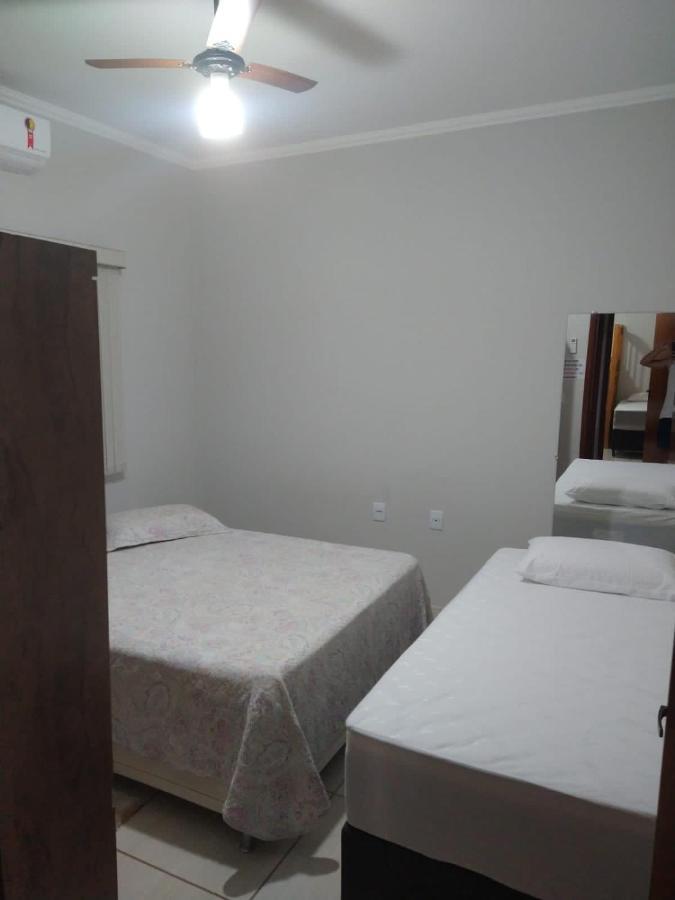 Villa Casa De Temporada Seja Bem Vindos Olímpia Esterno foto
