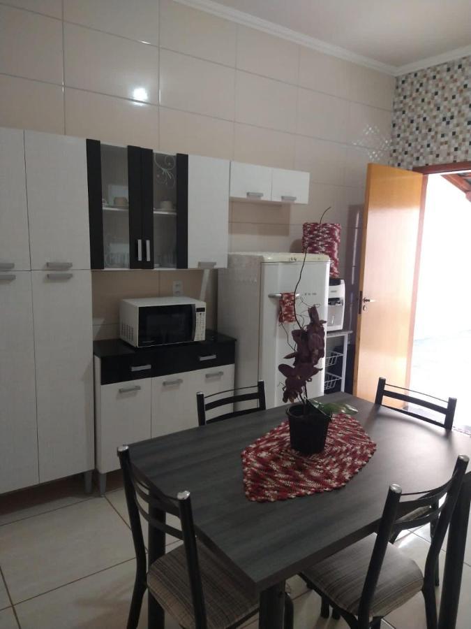 Villa Casa De Temporada Seja Bem Vindos Olímpia Esterno foto